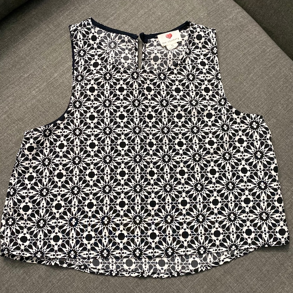 Women crop top